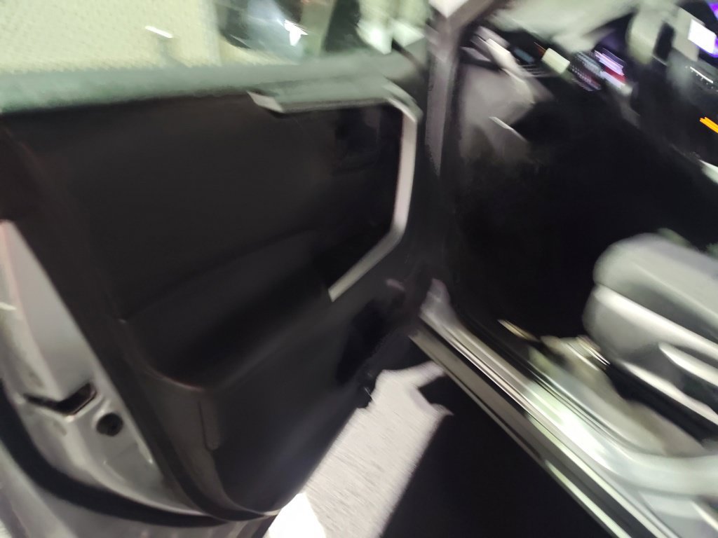 Used 2024 Toyota RAV4 LE FWD image 5