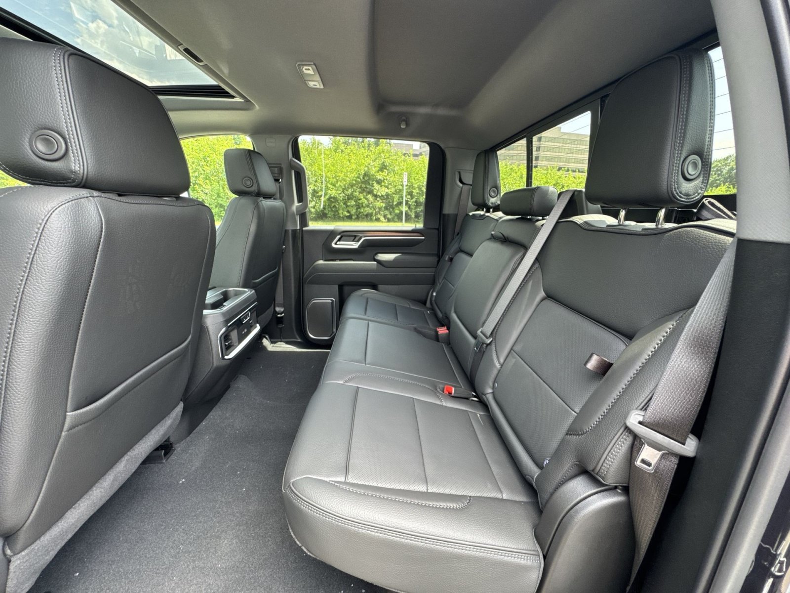 New 2026 GMC Sierra 2500 Denali w/ Denali Reserve Package AWD/4WD image 25