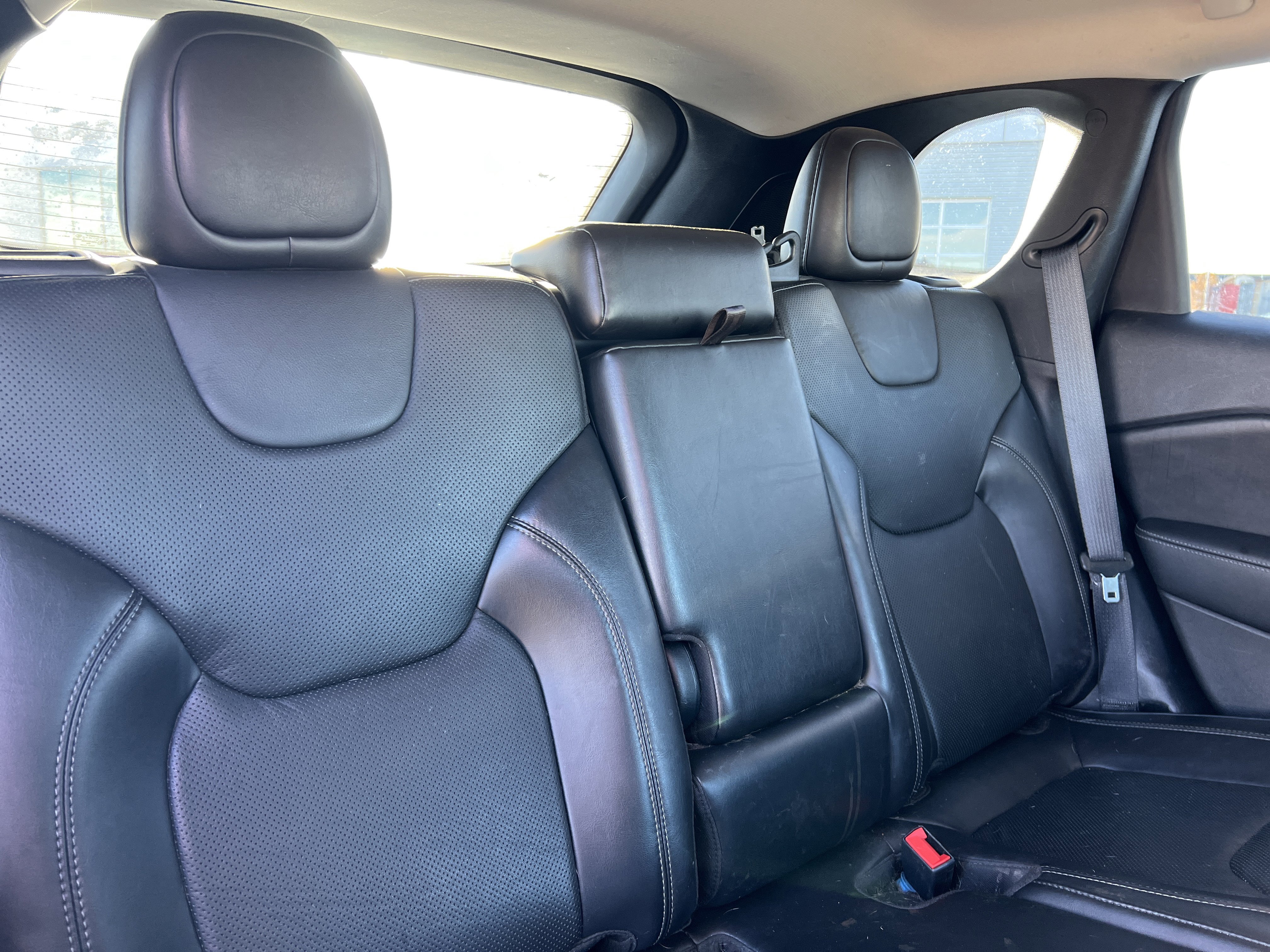 Used 2020 Jeep Cherokee Limited image 19