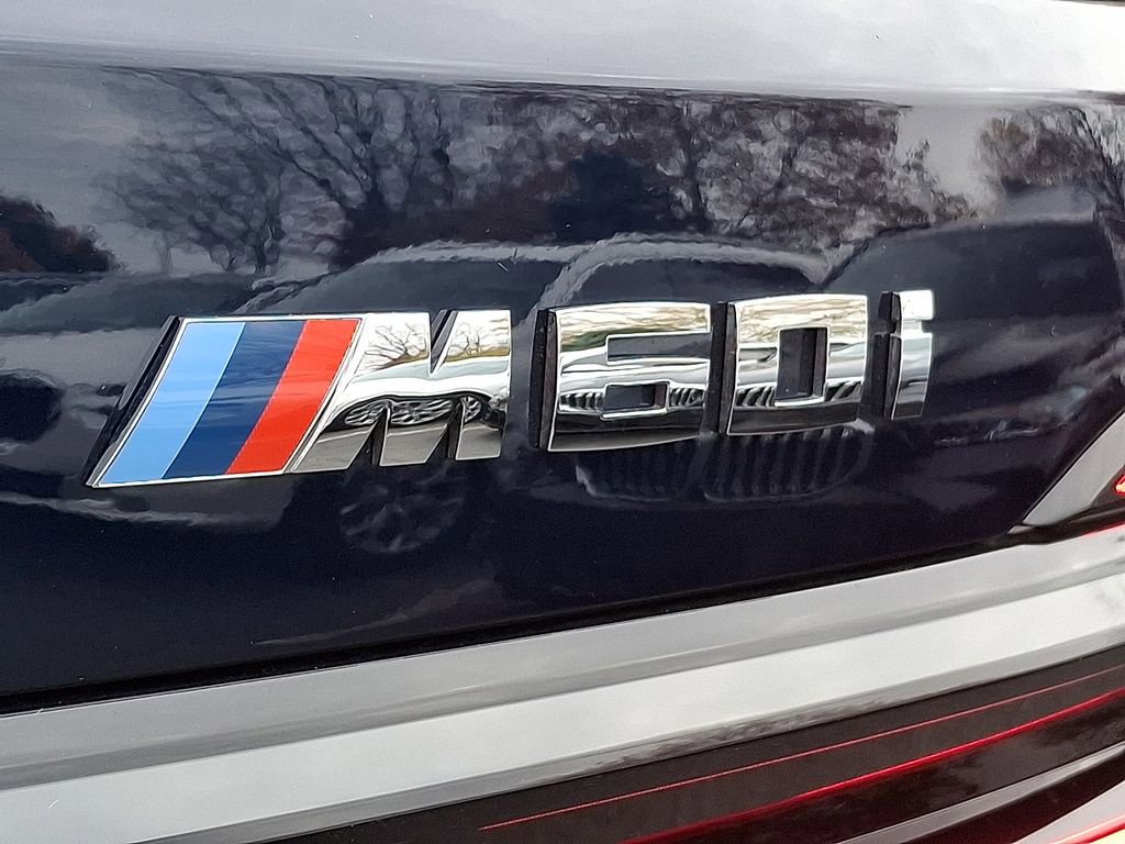 Used 2026 BMW X7 M60i w/ Executive Package image 31