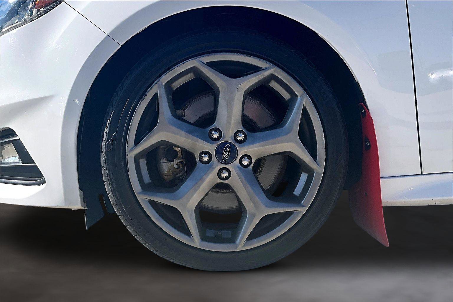 Used 2018 Ford Focus ST FWD image 10