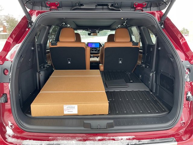 New 2026 Toyota Highlander Platinum image 27