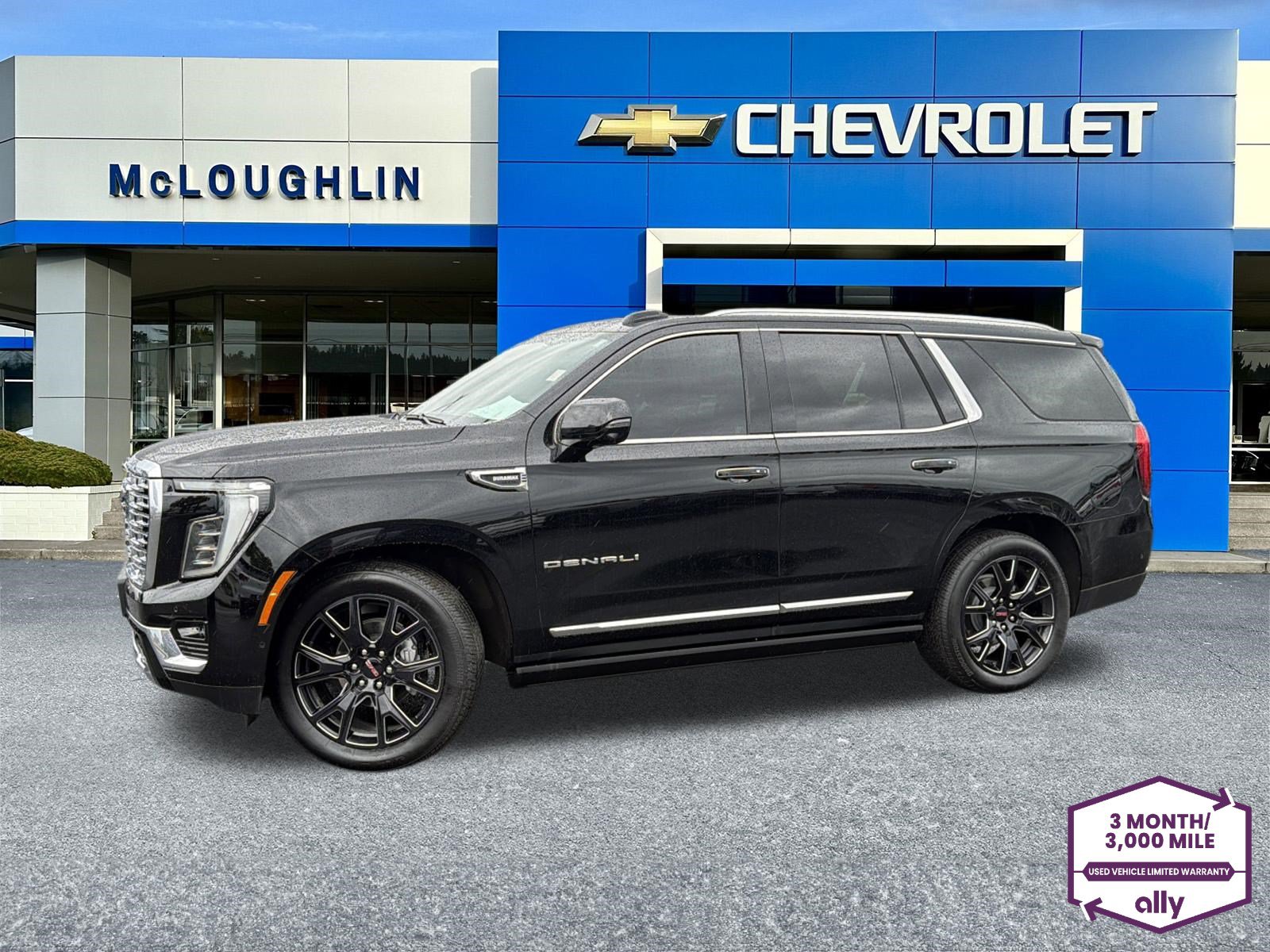 Used 2025 GMC Yukon Denali w/ Denali Reserve Package AWD/4WD image 1
