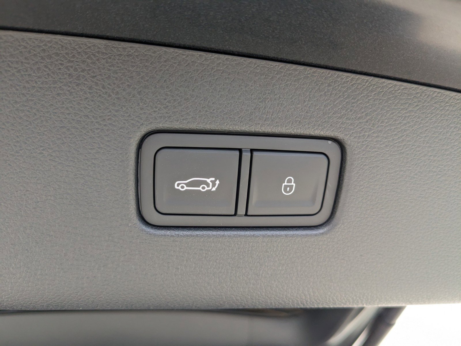 New 2025 Genesis GV70 3.5T Sport AWD/4WD image 17