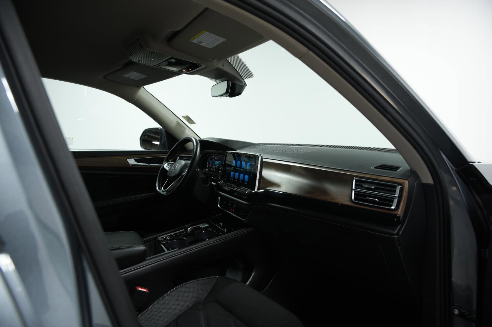 Used 2024 Volkswagen Atlas SE image 17