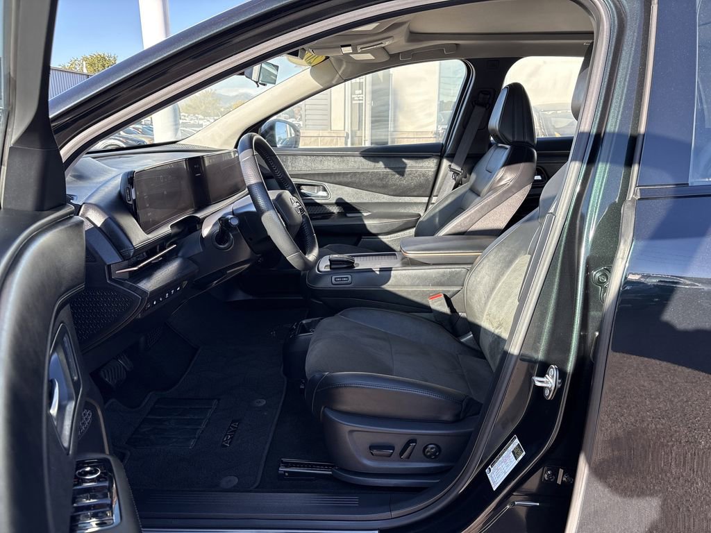 Used 2024 Nissan Ariya FWD image 26