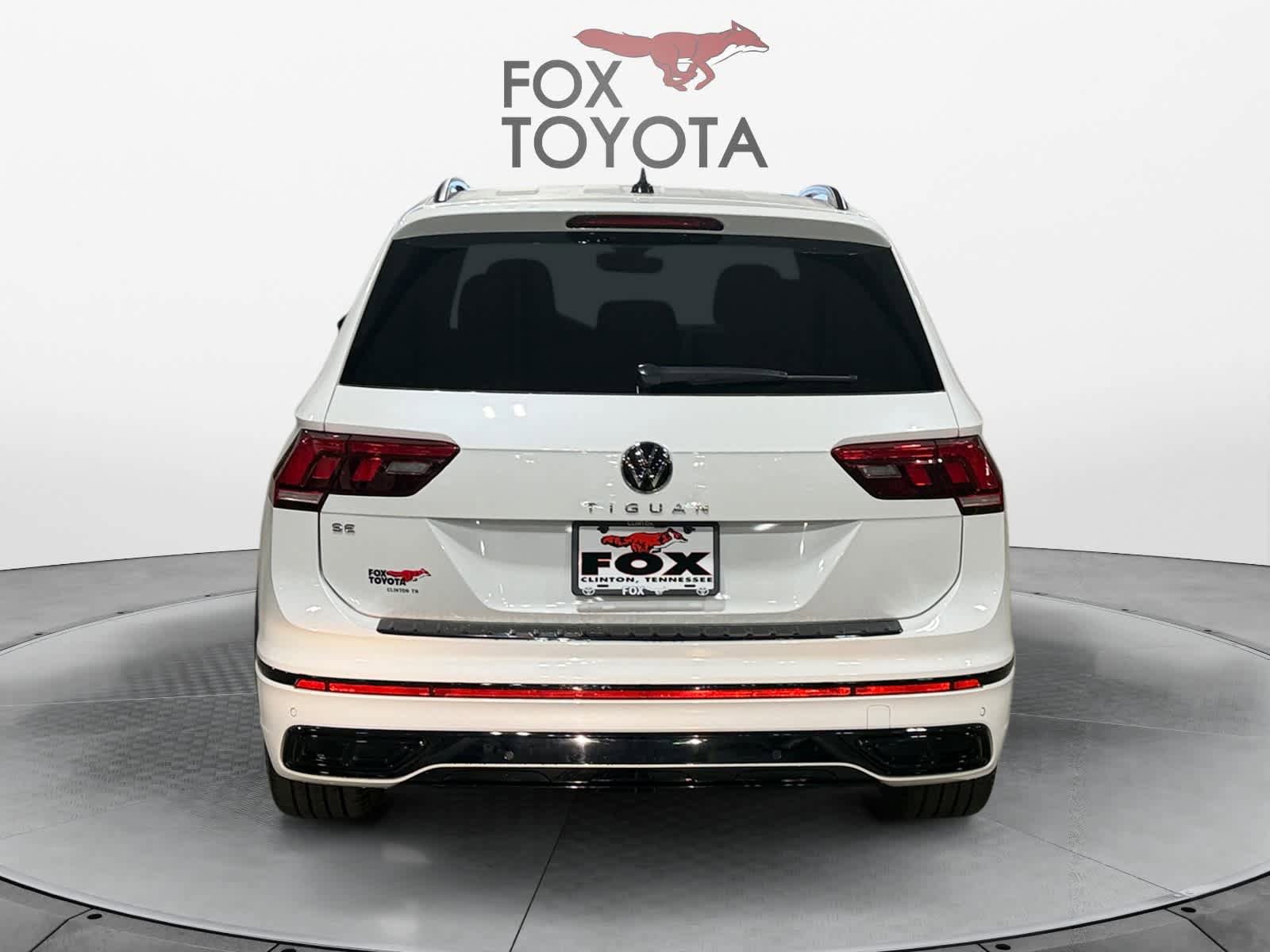 Used 2024 Volkswagen Tiguan SE R-Line FWD image 5