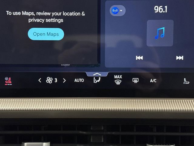 Used 2025 Ford Explorer Active w/ Active Comfort Package image 8