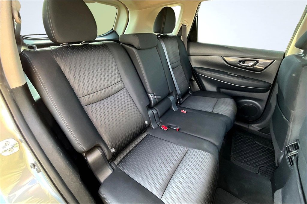 Used 2019 Nissan Rogue SV image 27