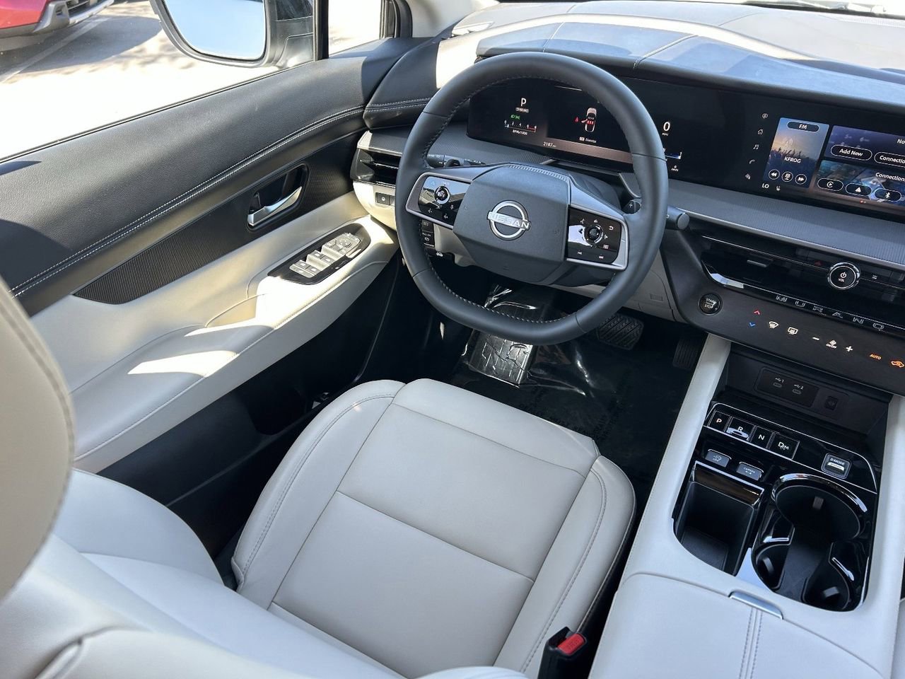 Certified 2025 Nissan Murano SV w/ Cargo Package image 17