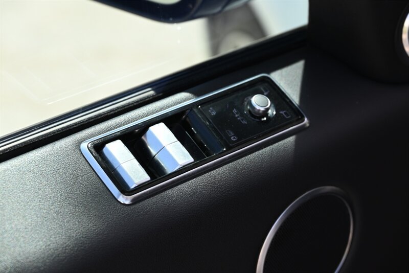 Used 2020 Land Rover Range Rover Sport SE AWD/4WD image 41
