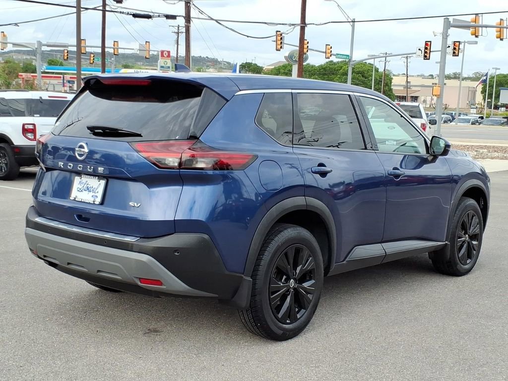 Used 2021 Nissan Rogue SV image 7