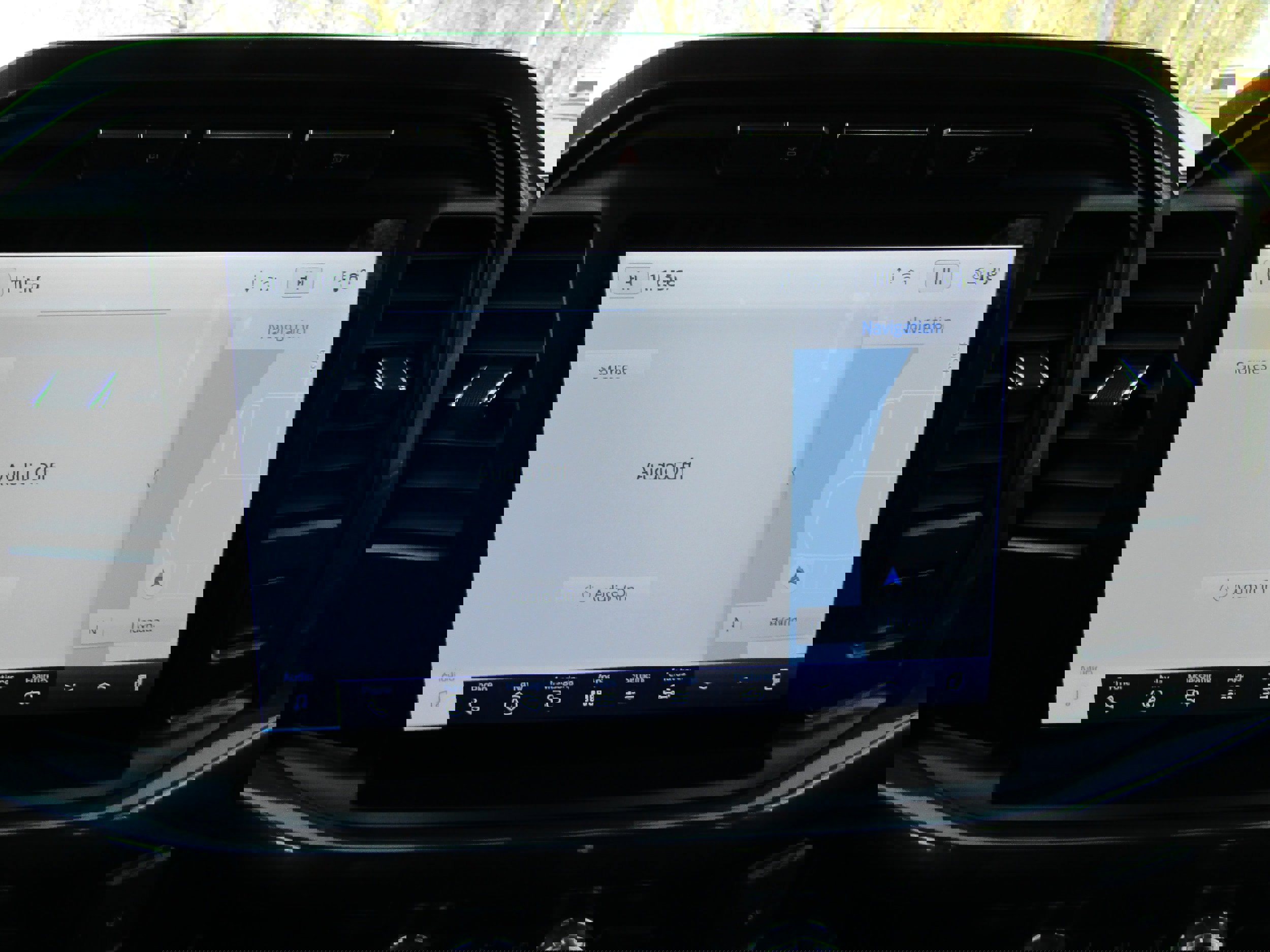 Certified 2022 Ford F150 XLT w/ Equipment Group 302A High image 25