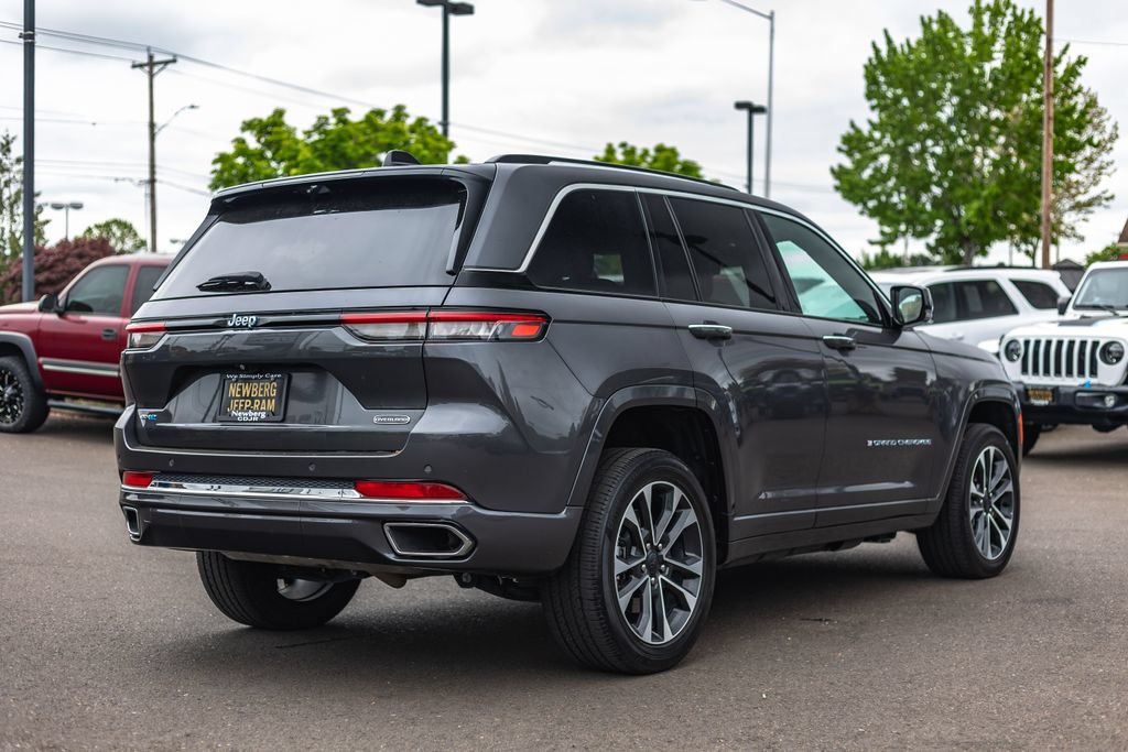 Used 2022 Jeep Grand Cherokee Overland w/ Advanced Protech Group III AWD/4WD image 9