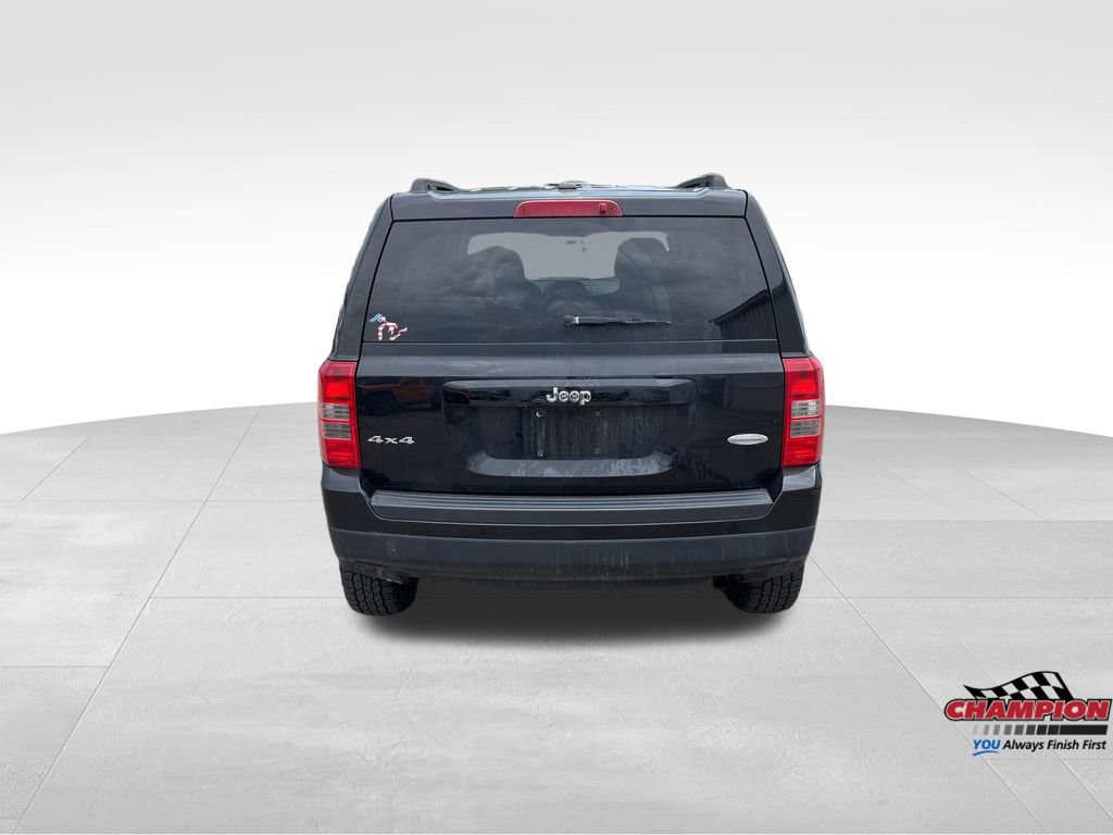 Used 2012 Jeep Patriot Latitude w/ Sun/Sound Group AWD/4WD image 10
