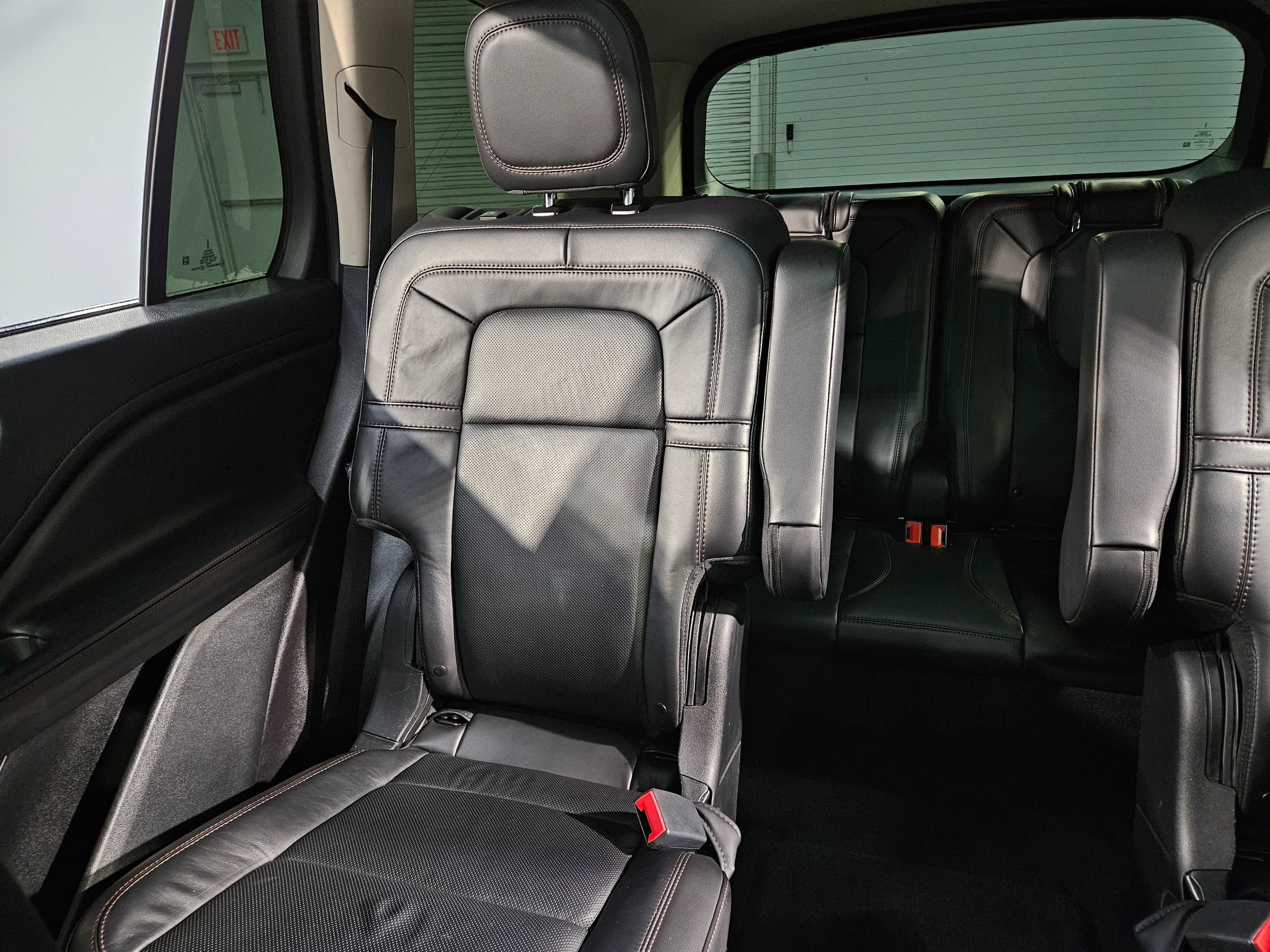 Used 2022 Lincoln Aviator Grand Touring w/ Elements Package Plus AWD/4WD image 12