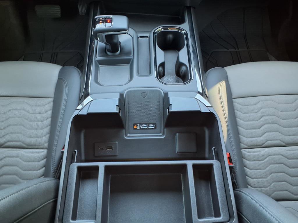 Used 2024 Chevrolet Silverado 1500 ZR2 w/ Technology Package image 13