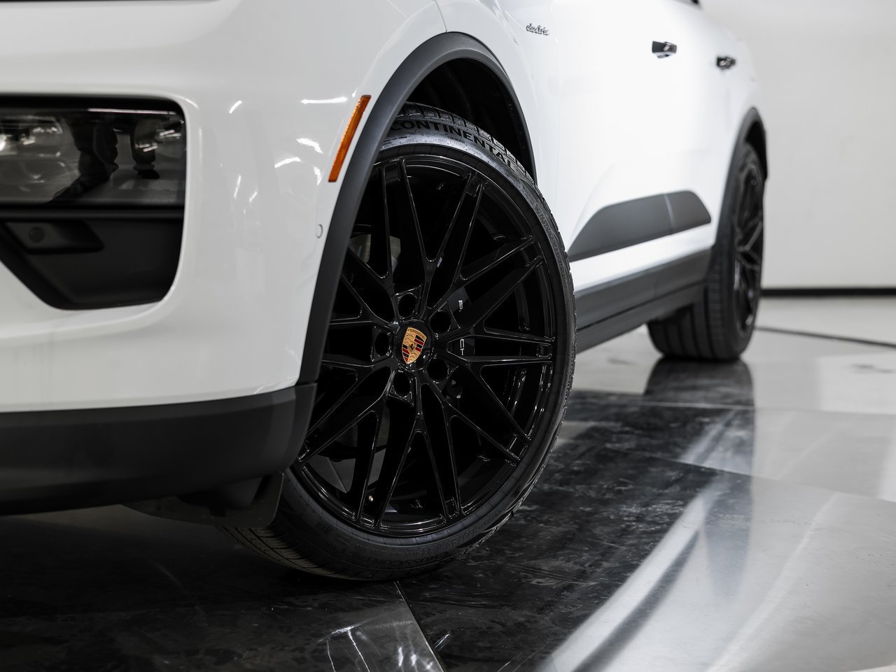 Certified 2026 Porsche Macan Electric RWD image 12