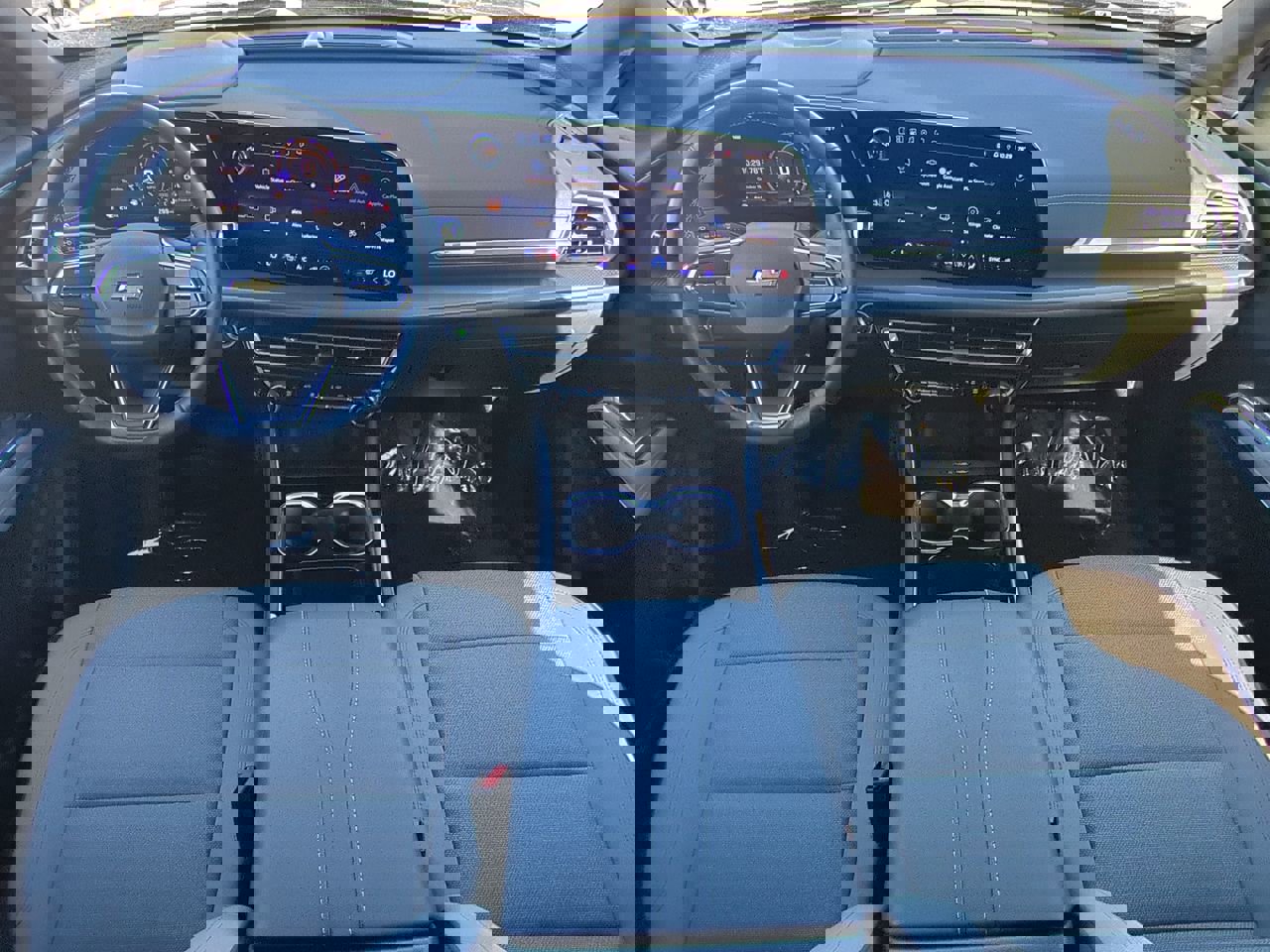 Used 2025 Chevrolet Traverse LT image 15