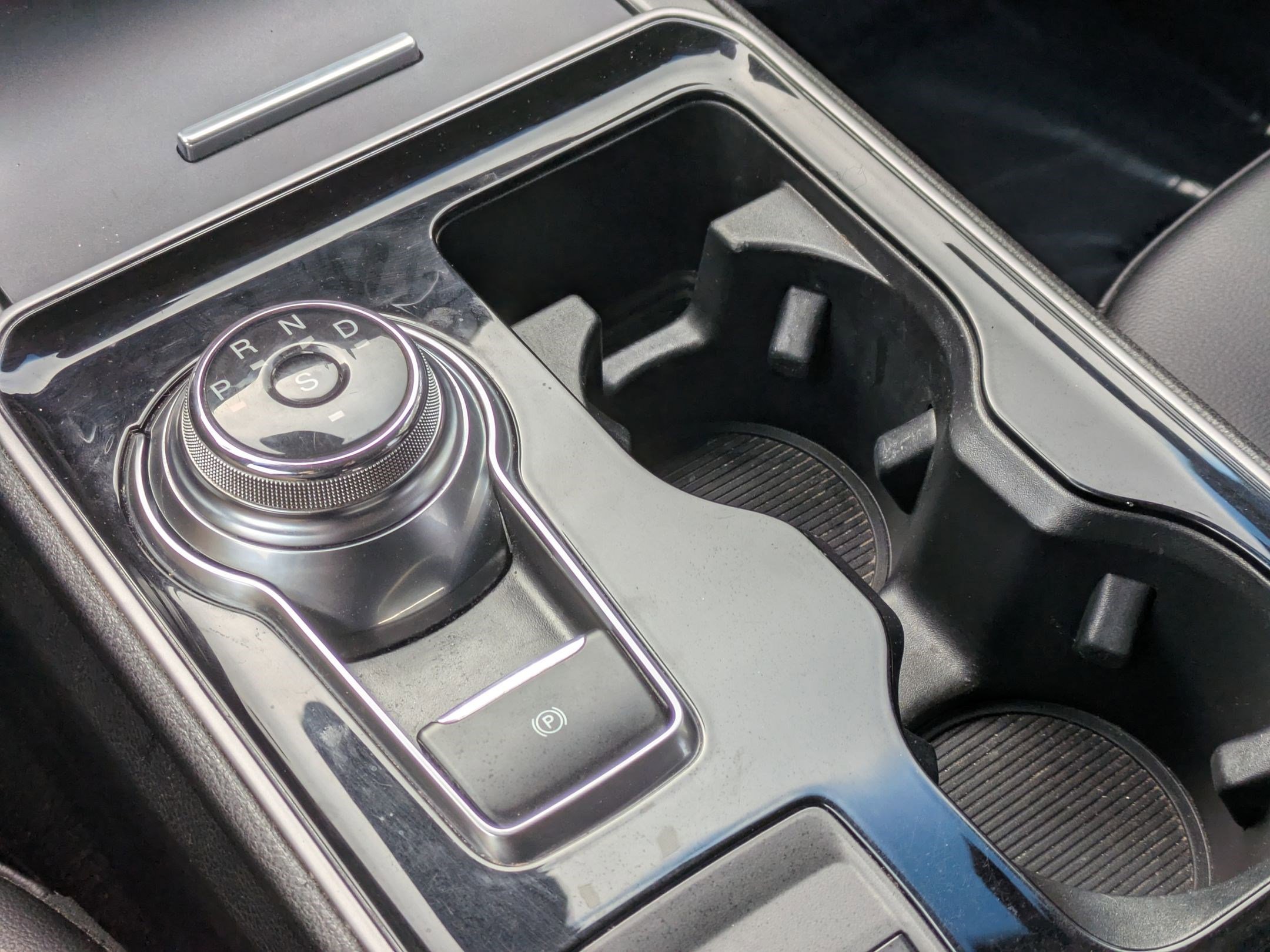 Used 2020 Ford Edge SEL w/ Convenience Package image 16