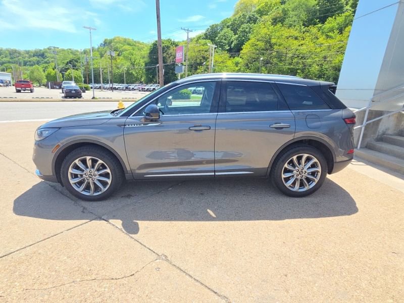 Used 2022 Lincoln Corsair AWD w/ Premium Package image 4