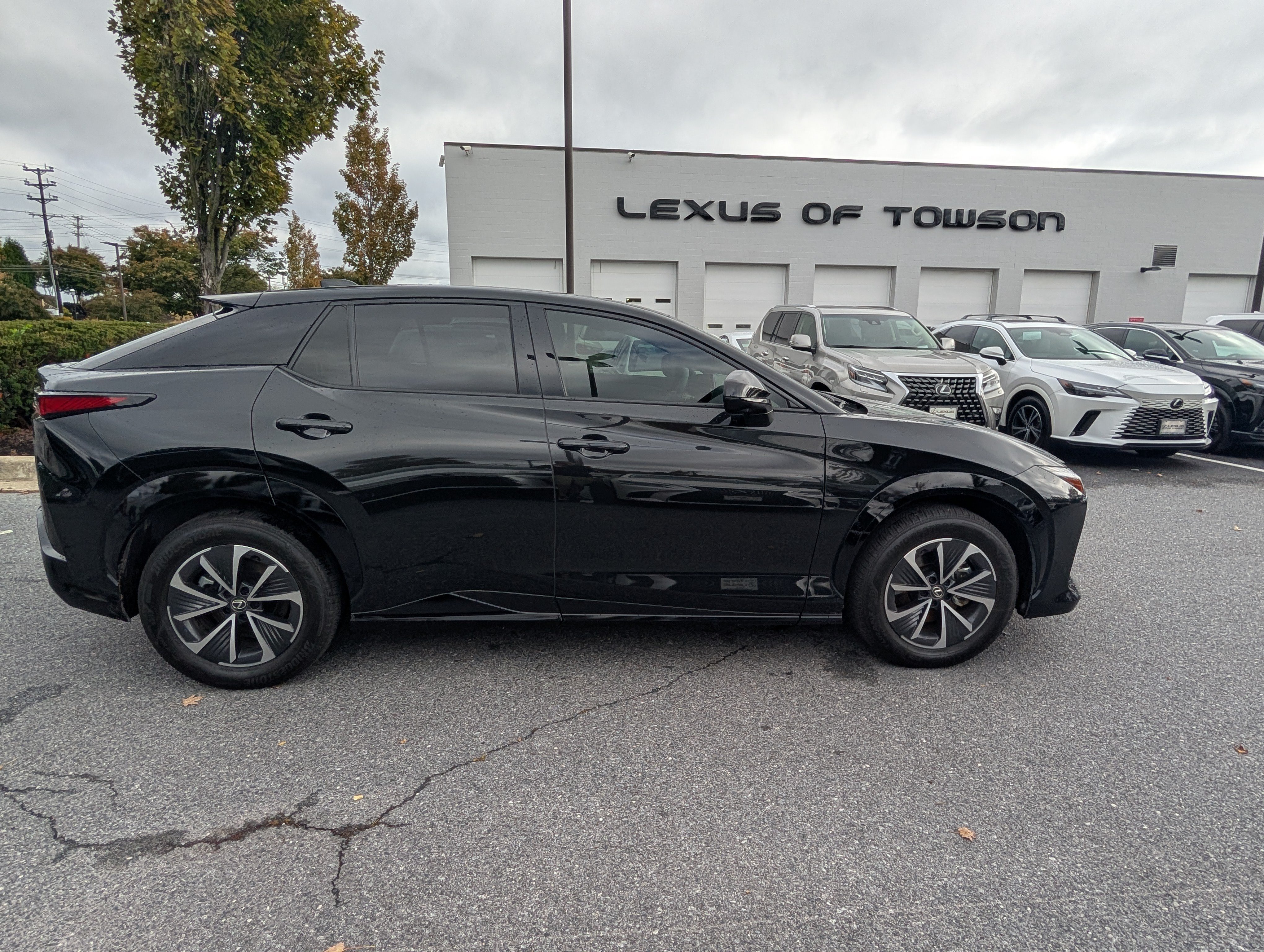 Certified 2023 Lexus RZ 450e Premium w/ Accessory Package (2T) AWD/4WD image 2