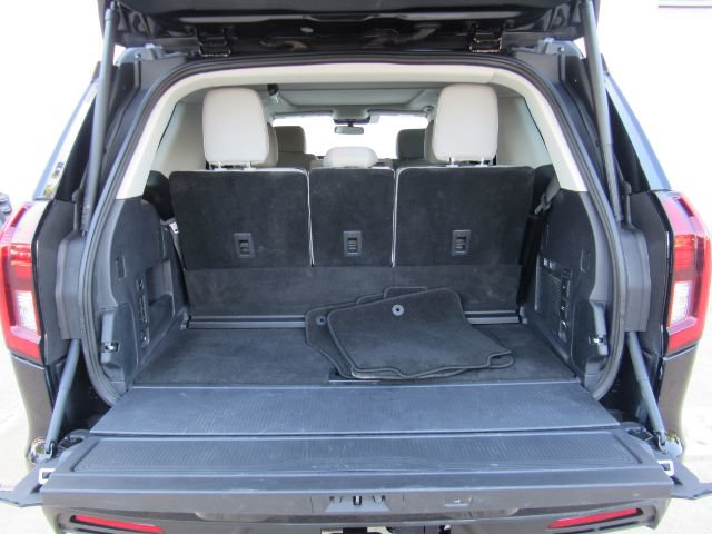 Used 2025 Ford Expedition Active image 31