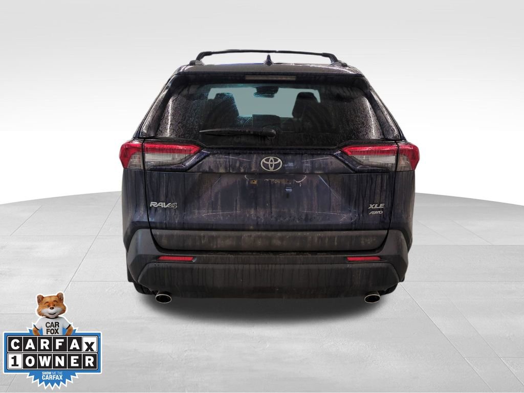 Used 2020 Toyota RAV4 XLE Premium image 5