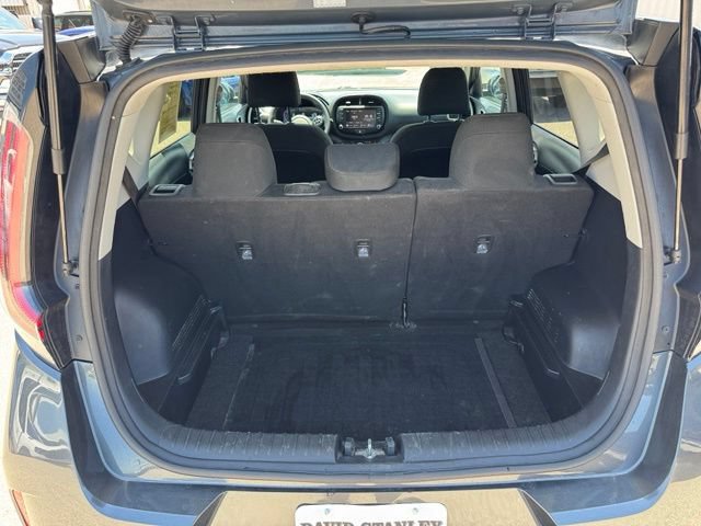 Used 2024 Kia Soul LX w/ Option Group 015 FWD image 7