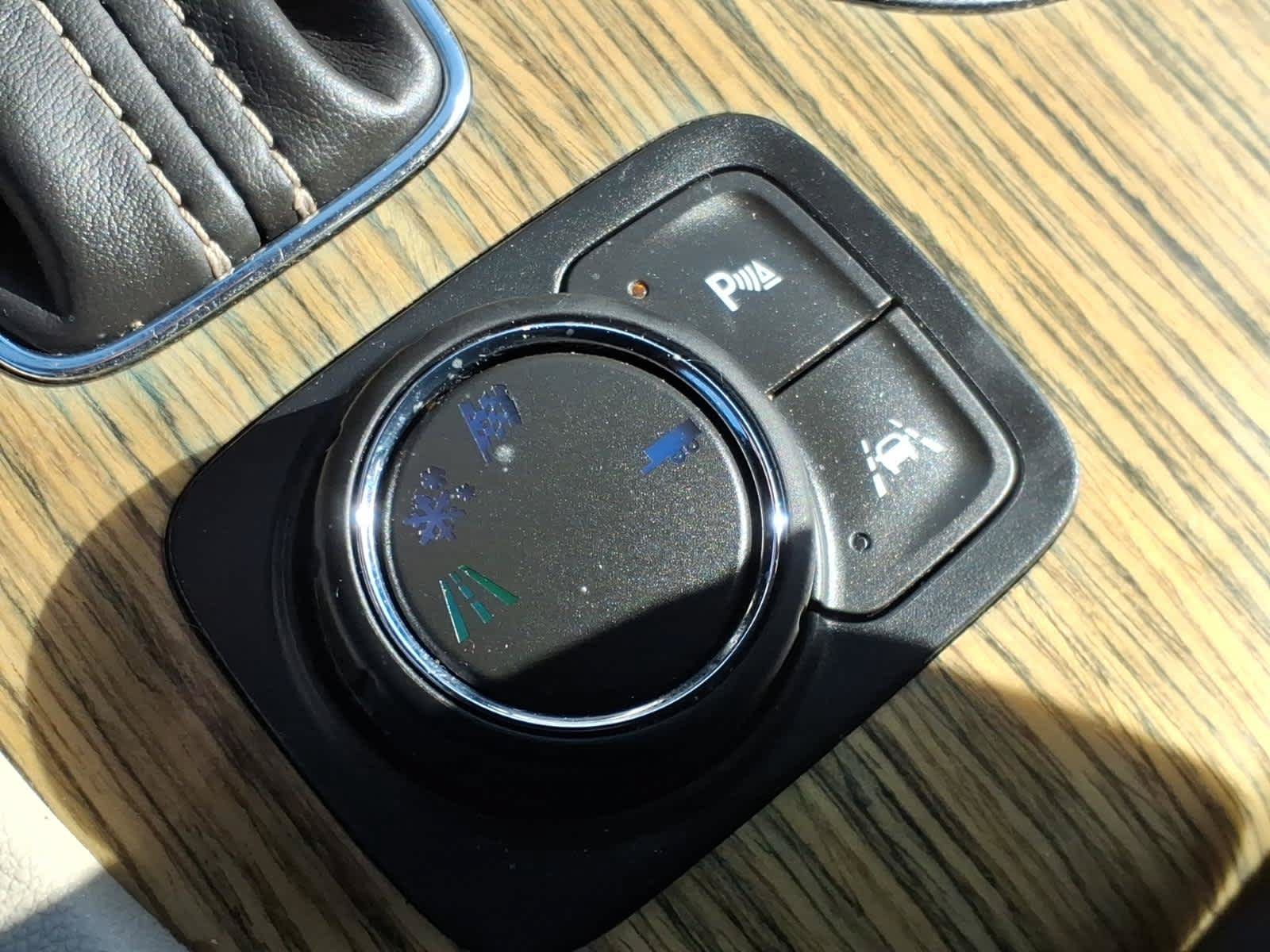 Certified 2019 GMC Acadia Denali w/ Technology Package FWD image 14