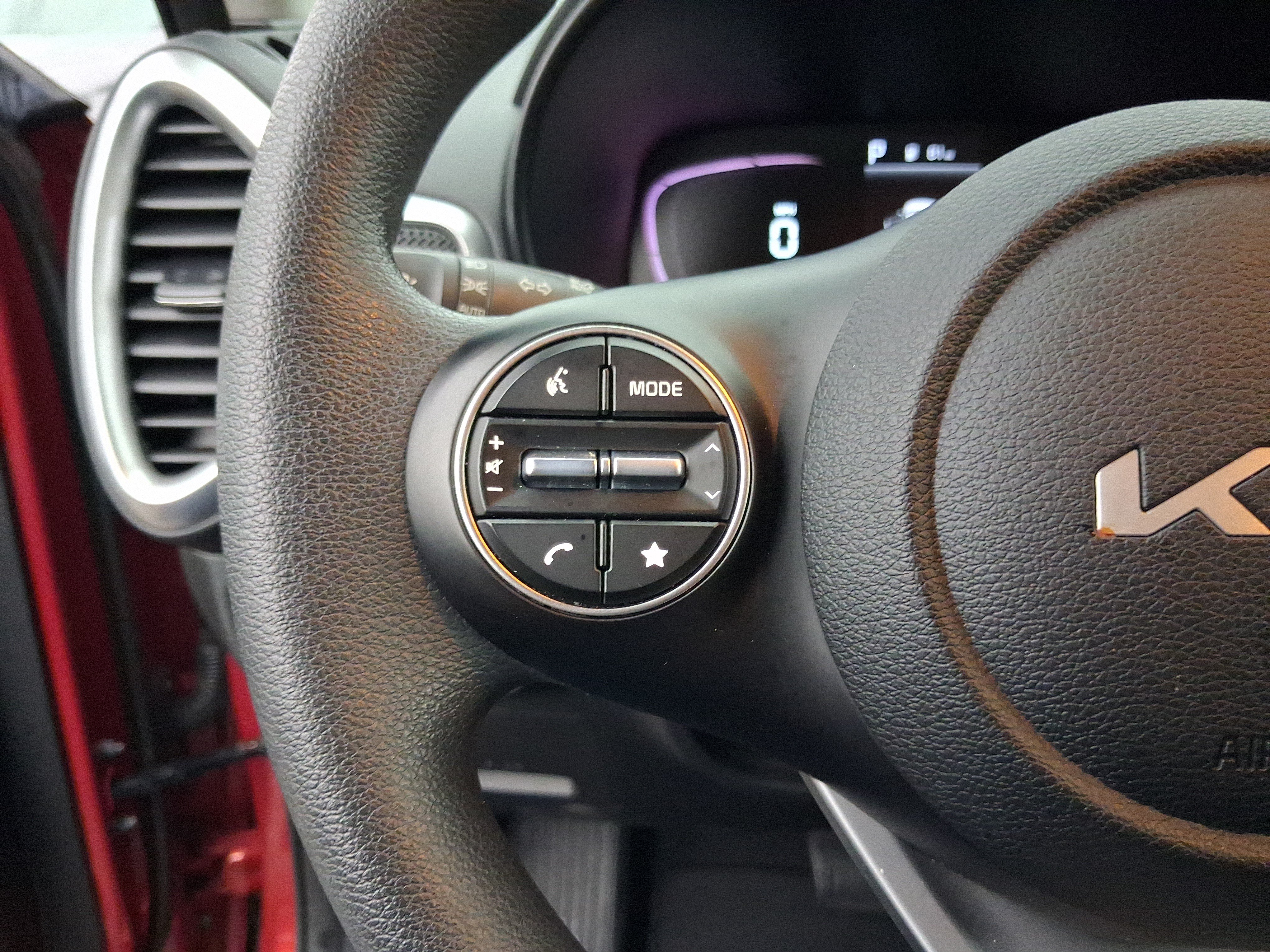 Used 2023 Kia Soul LX FWD image 17