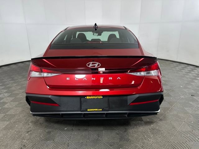 Certified 2025 Hyundai Elantra Sport image 4