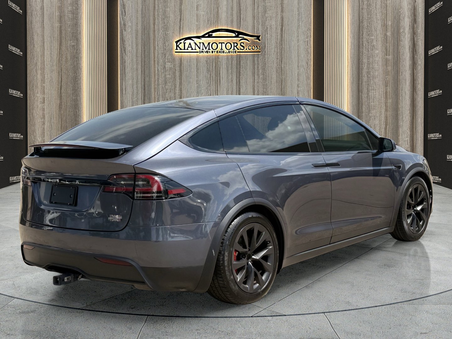 Used 2023 Tesla Model X Plaid image 11