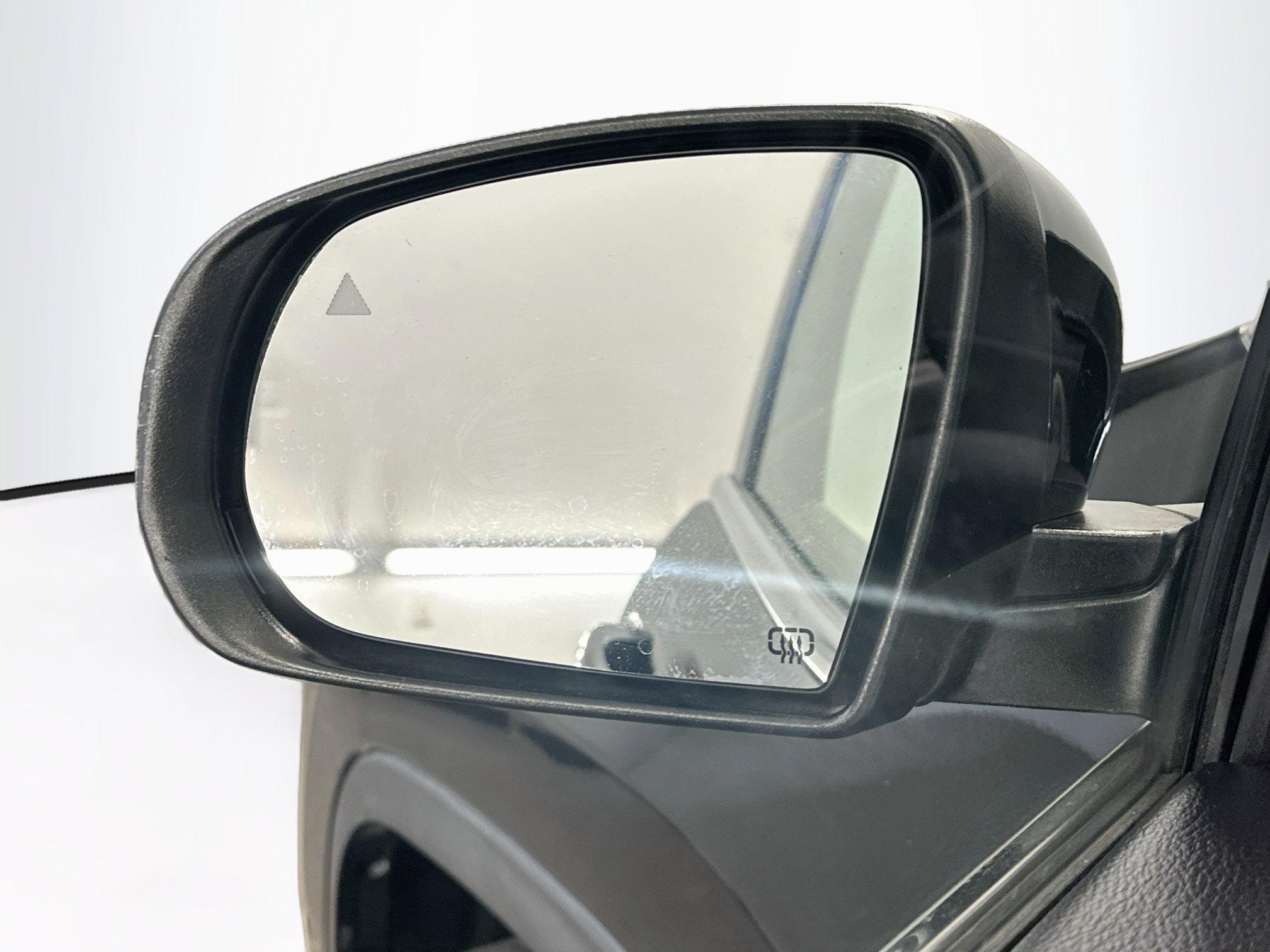 Used 2019 Jeep Cherokee Limited w/ Technology Group AWD/4WD image 16