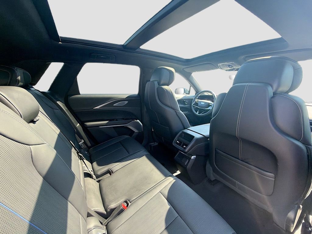 New 2025 Cadillac Lyriq Sport image 28