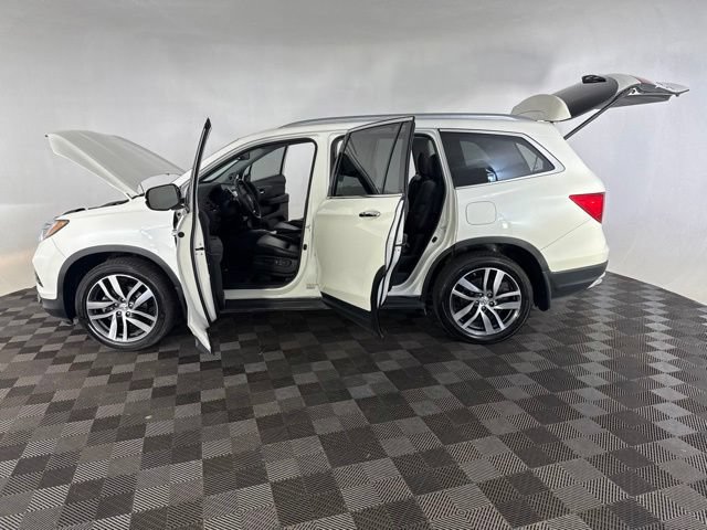 Used 2017 Honda Pilot Elite image 13