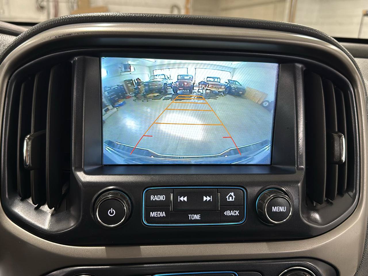 Used 2017 Chevrolet Colorado Z71 AWD/4WD image 24