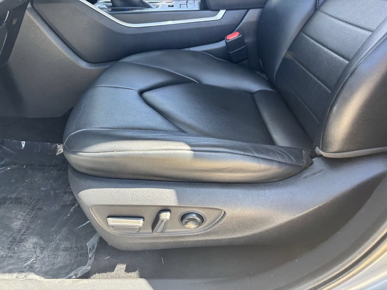 Used 2020 Toyota Highlander XLE AWD/4WD image 19
