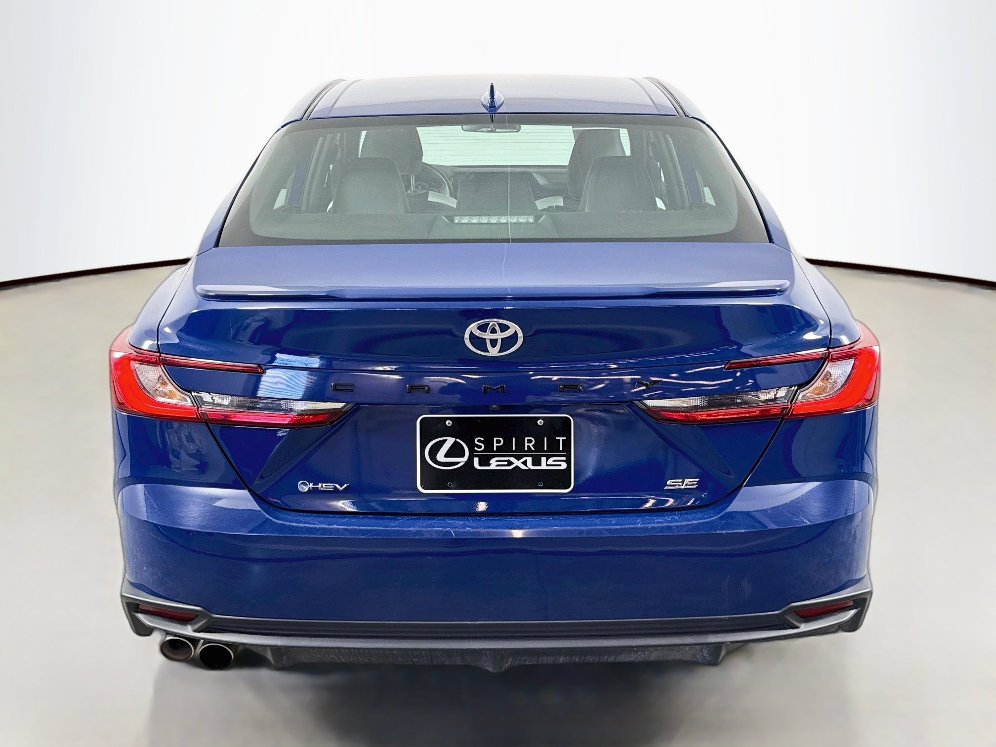 Used 2025 Toyota Camry SE FWD image 6