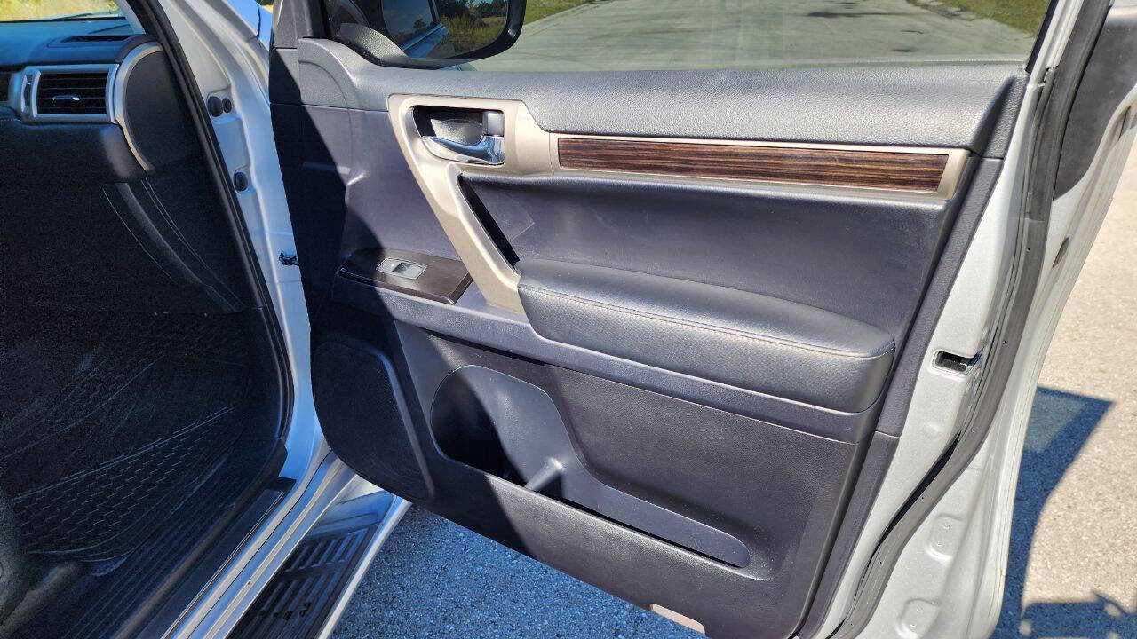 Used 2016 Lexus GX 460 image 16