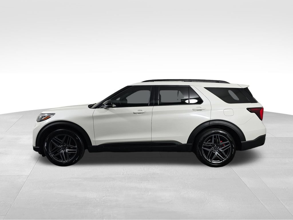 Certified 2025 Ford Explorer ST AWD/4WD image 4