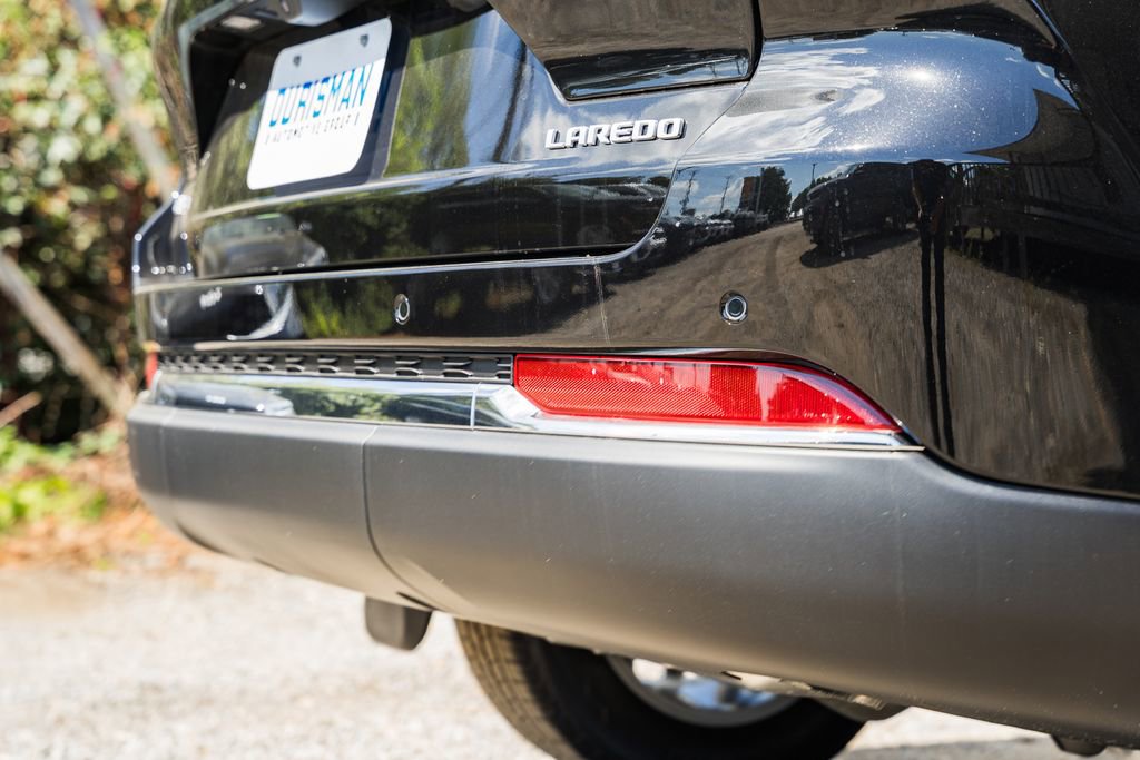 New 2025 Jeep Grand Cherokee Laredo X w/ Luxury Tech Group I image 6