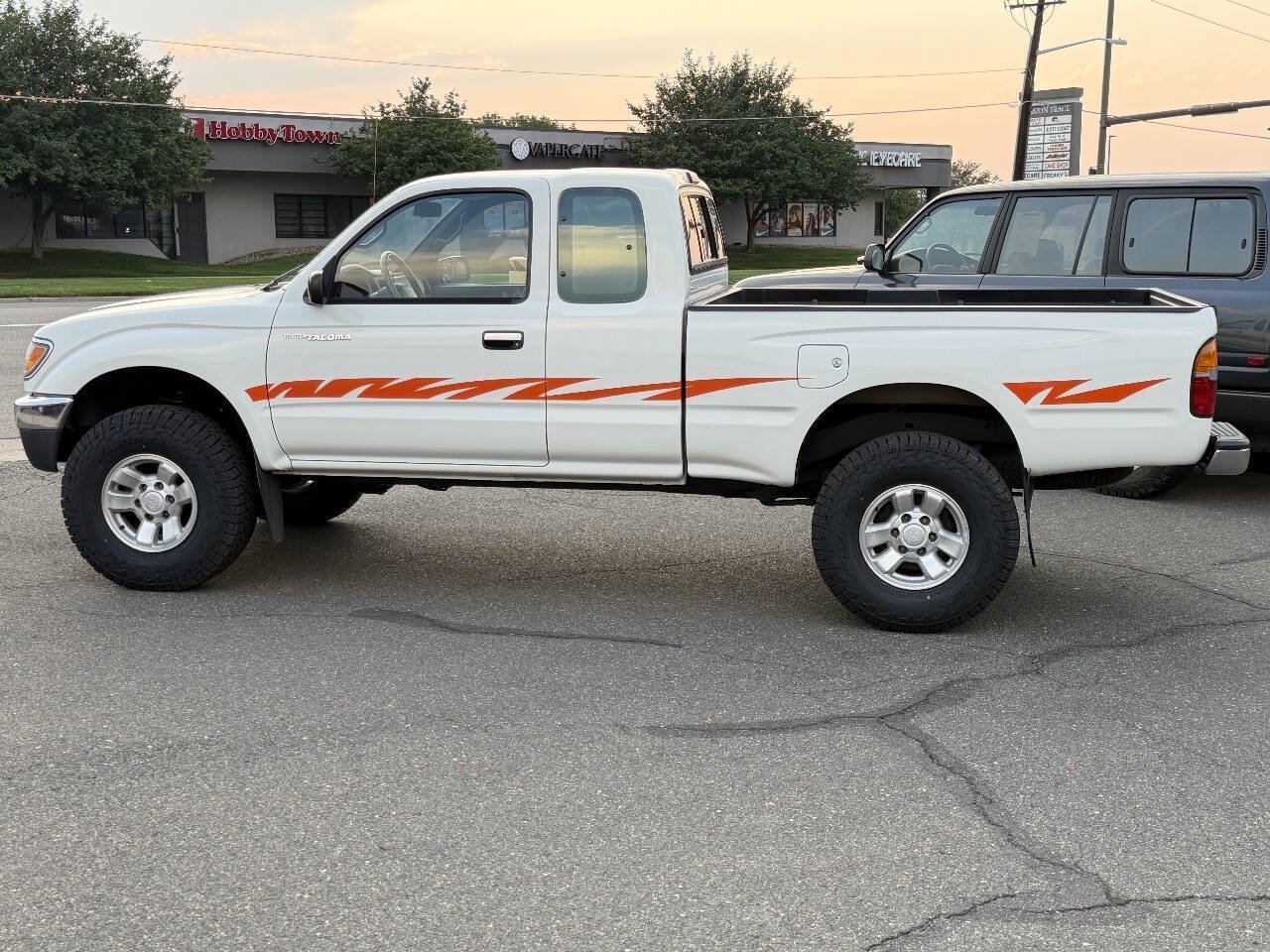 Used 1997 Toyota Tacoma 4x4 Xtracab V6 w/ LX Pkg image 10