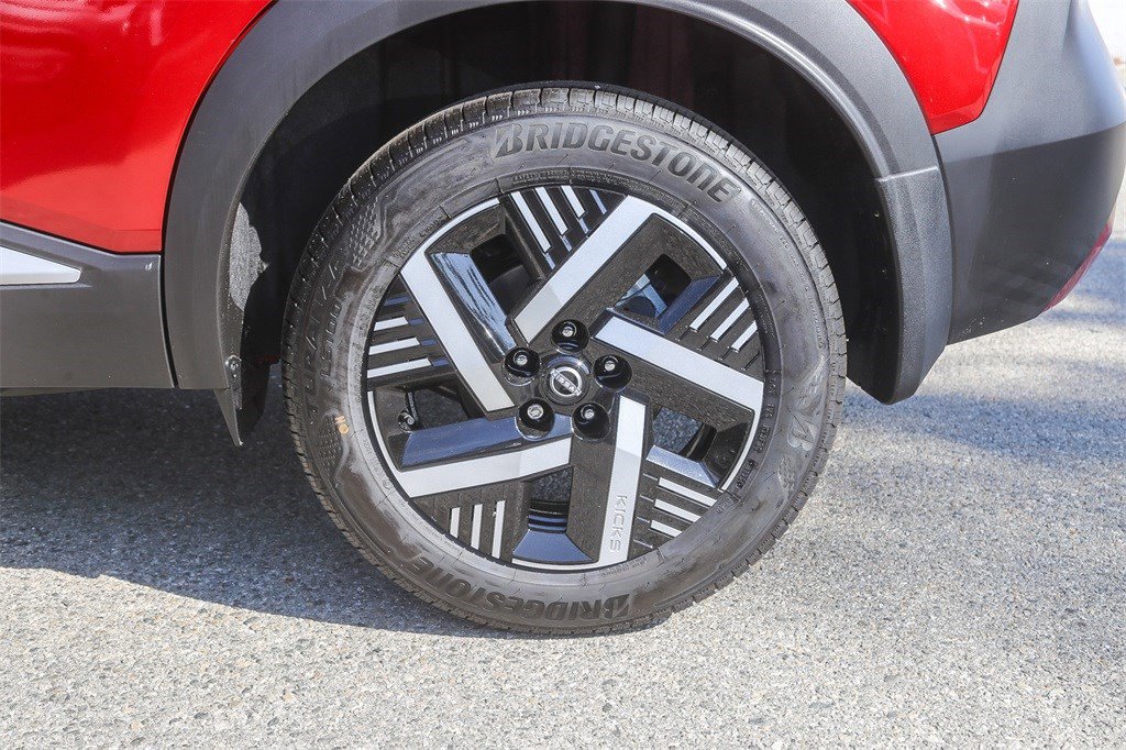 New 2026 Nissan Kicks SV image 10