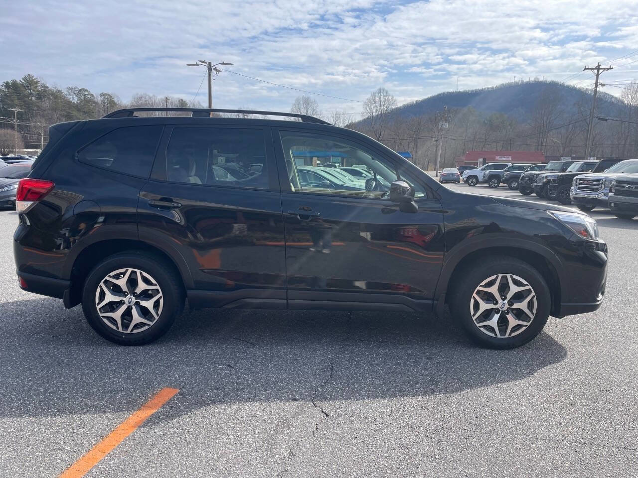 Used 2019 Subaru Forester Premium image 8