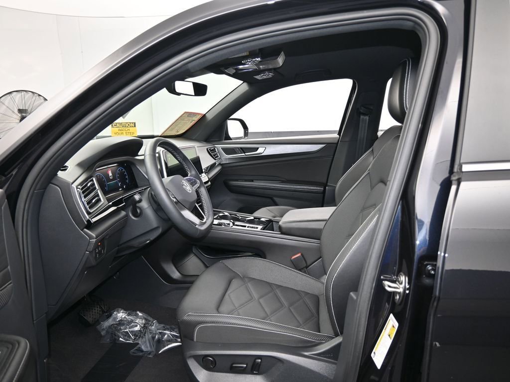Used 2024 Volkswagen Atlas Cross Sport SE image 11