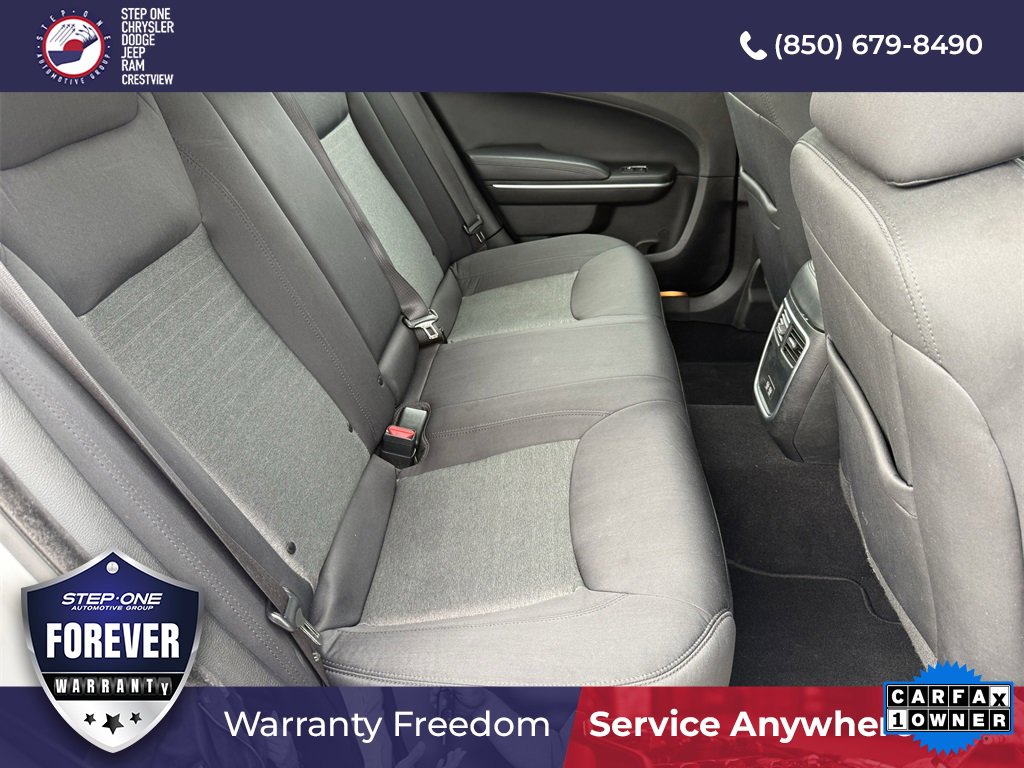 Used 2022 Chrysler 300 Touring image 36