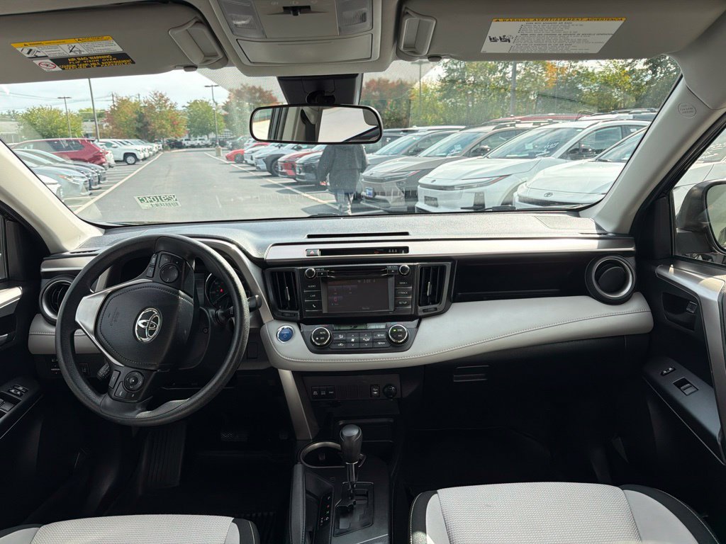 Certified 2018 Toyota RAV4 LE AWD/4WD image 16