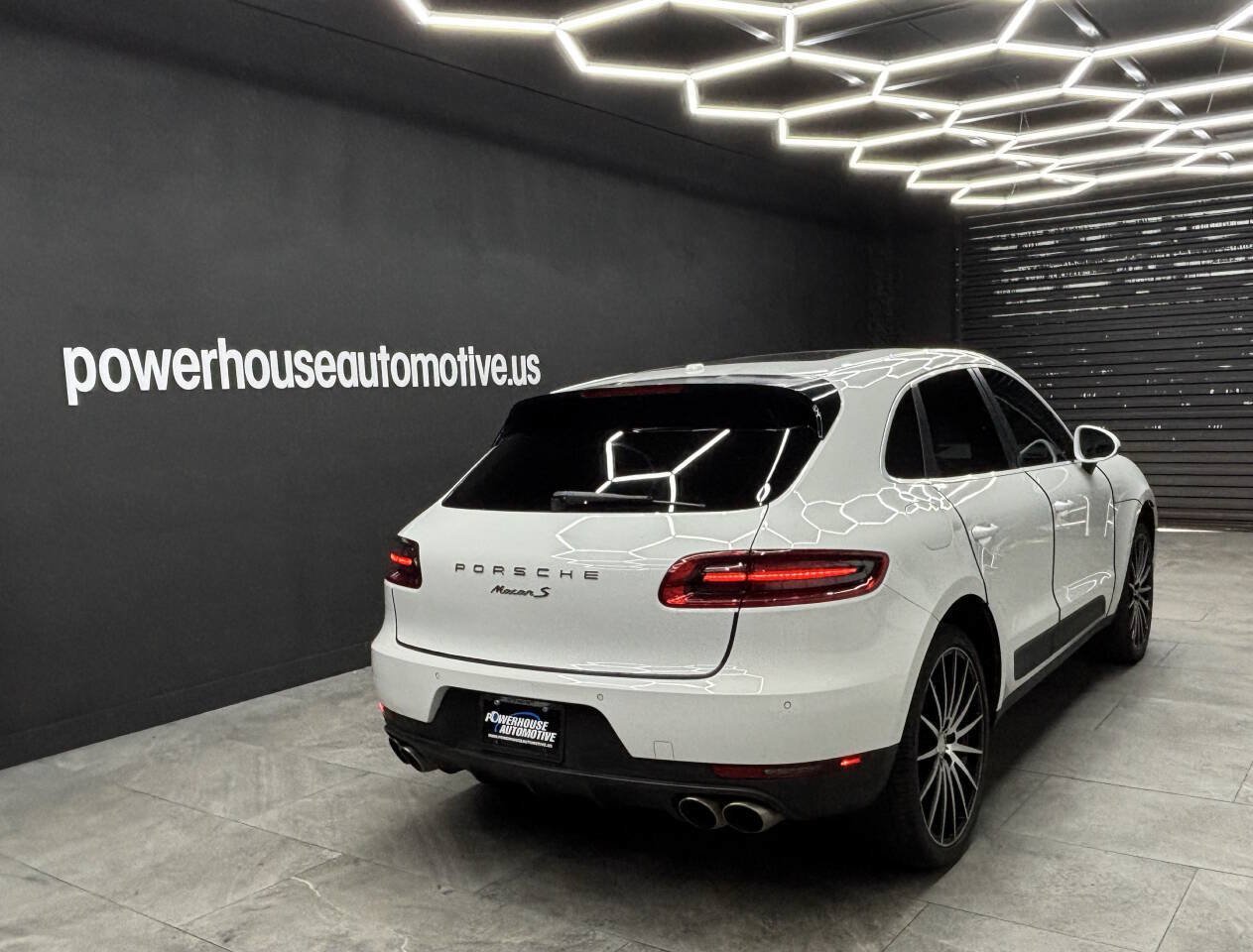Used 2015 Porsche Macan S w/ Premium Package Plus AWD/4WD image 11