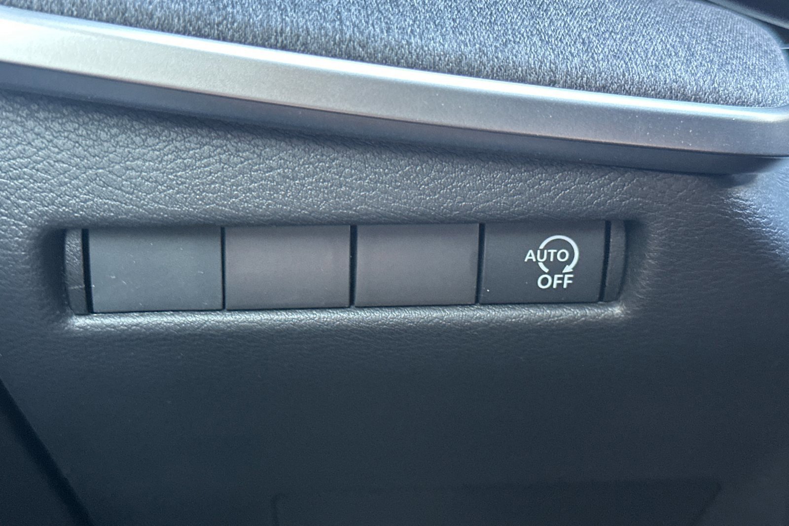 New 2027 Nissan Kicks SV w/ Cold Weather Package FWD image 29